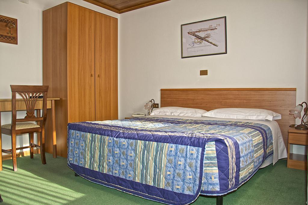 Albergo Ristorante Iris Auronzo di Cadore Luaran gambar