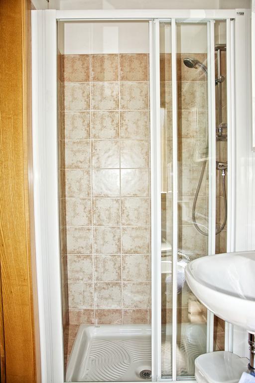 Albergo Ristorante Iris Auronzo di Cadore Luaran gambar