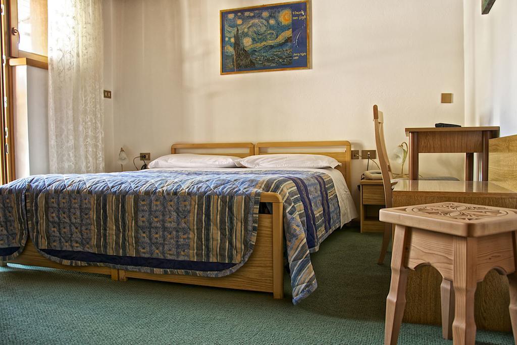 Albergo Ristorante Iris Auronzo di Cadore Luaran gambar