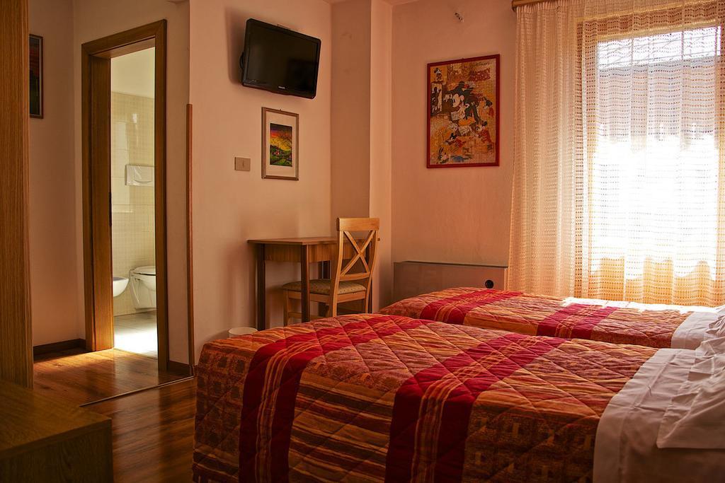 Albergo Ristorante Iris Auronzo di Cadore Luaran gambar