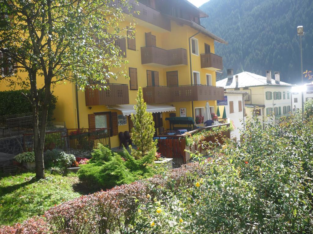 Albergo Ristorante Iris Auronzo di Cadore Luaran gambar